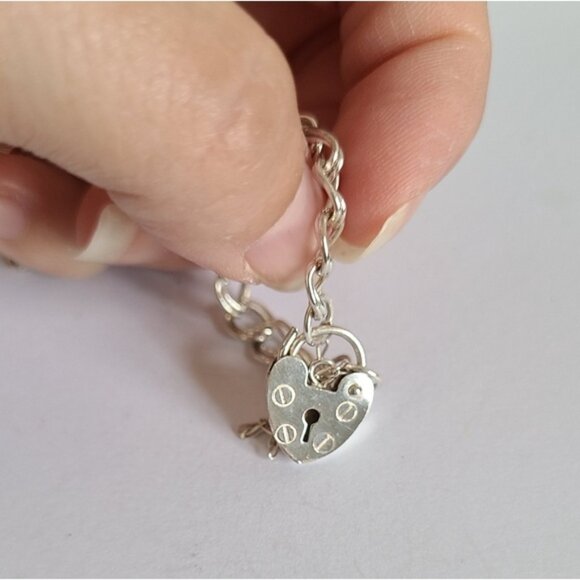 Vintage Double Curb Link Heart Padlock Key Charm Sterling Silver Chain Bracelet - Picture 10 of 11